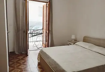 Le camere in stile vintage del B&B Dimora degli Enotri a Scalea
